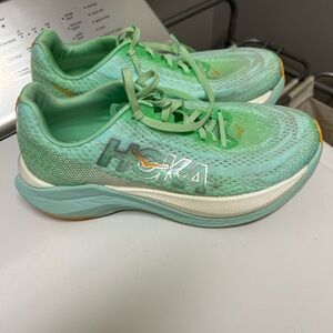 Hoka Mach X